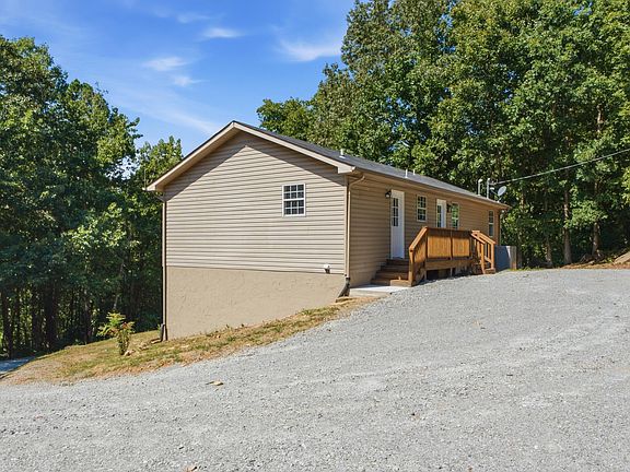 3rd image of 477 Hicks Hollow Rd