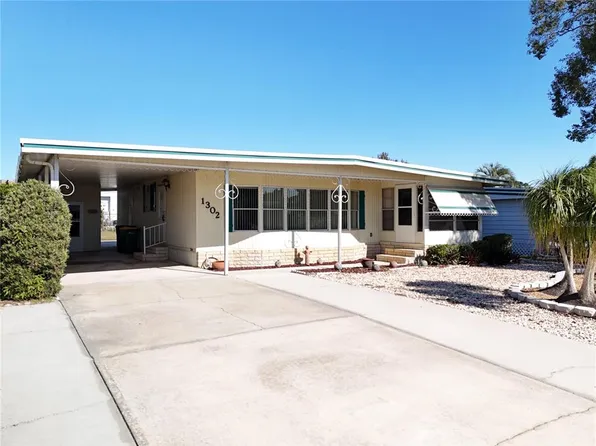 1302 Mohawk Cir, Tavares, FL 32778