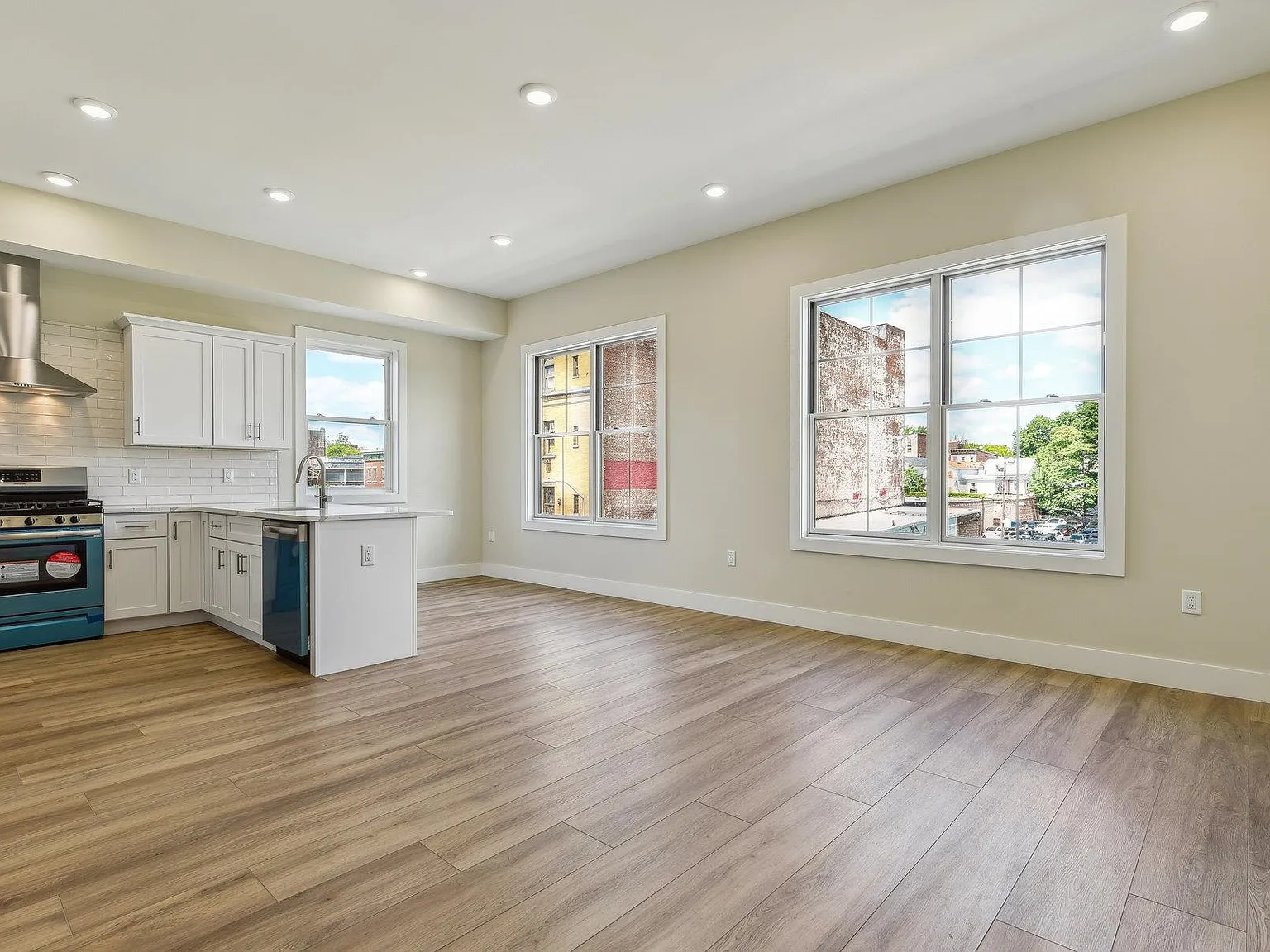 2 bed, 2.0 bath, $2,900 — Photo 2