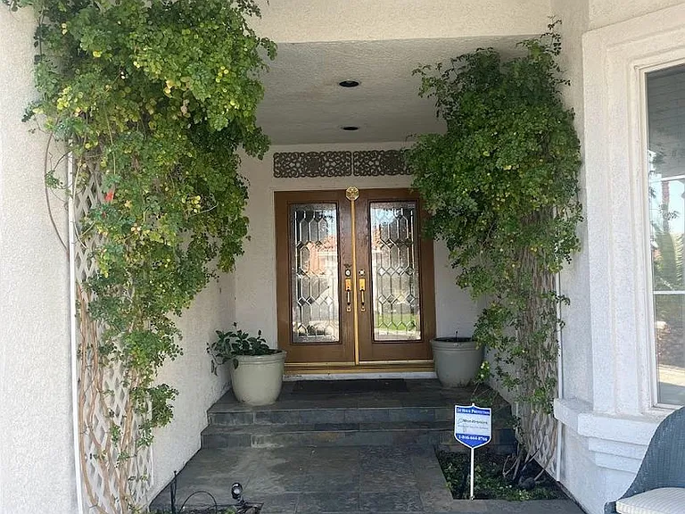8757 Castle Hill Ave — Photo 3
