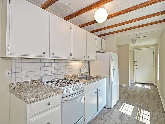 4th image of 524 Central Ave APT 2