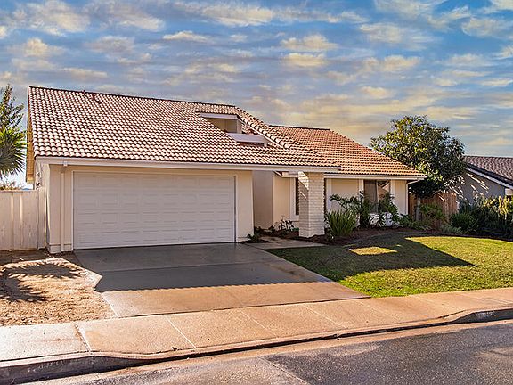 2nd image of 1784 Sweet Briar Pl