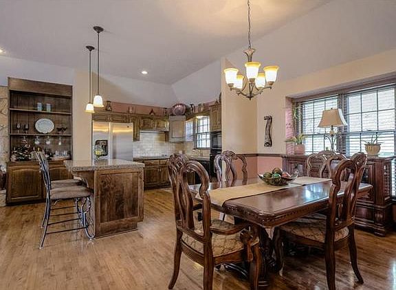 4th image of 107 Woodbridge Ln