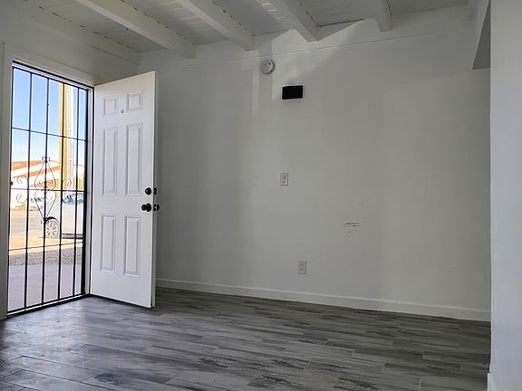 3rd image of 1014 N Grande Ave #1014