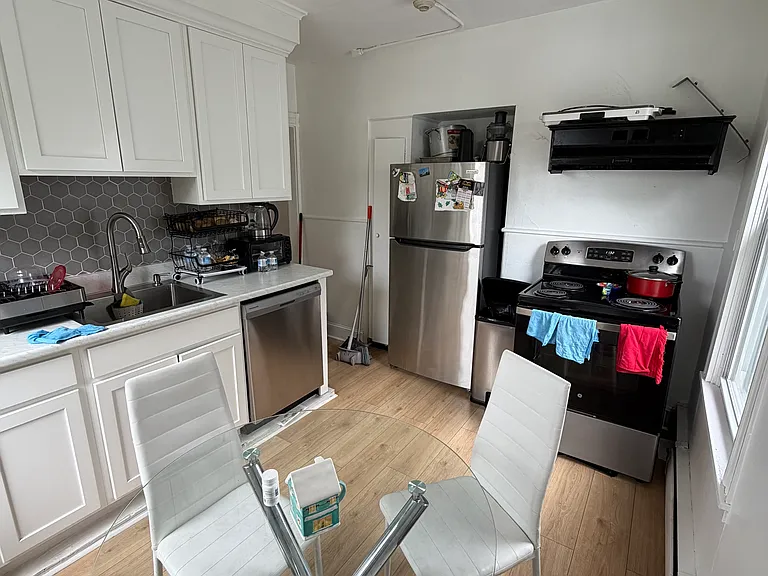 94 Warner St #B — Photo 5