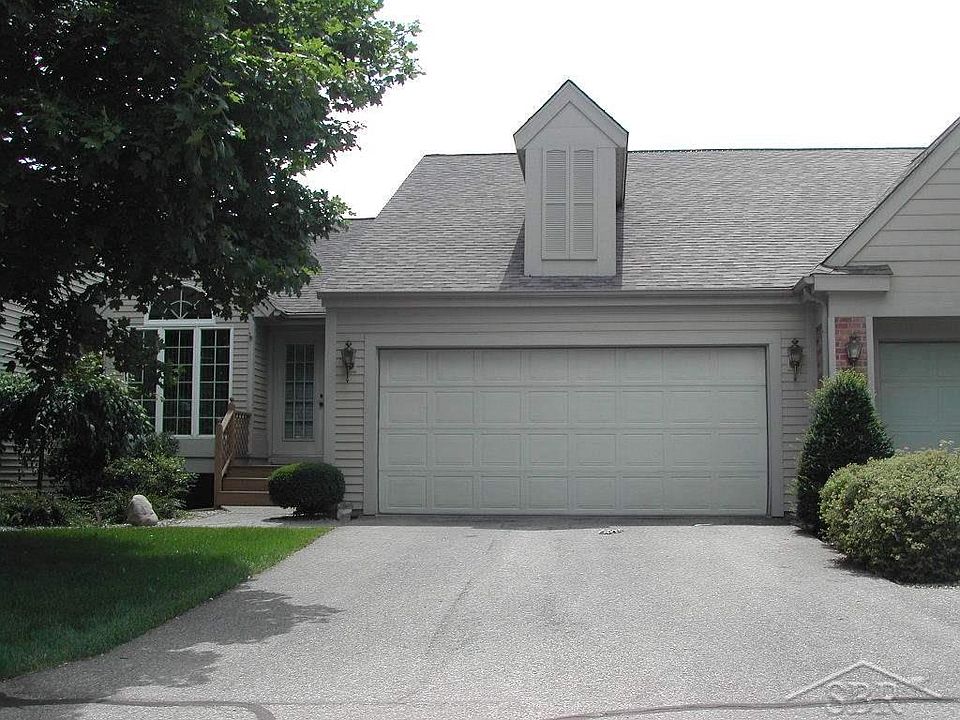 1st image of 11 Mallard Cove Dr E