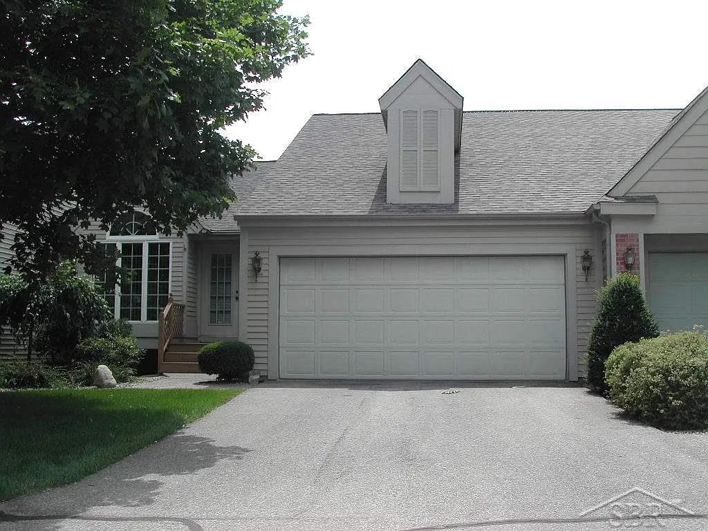 11 Mallard Cove Dr E photo 1