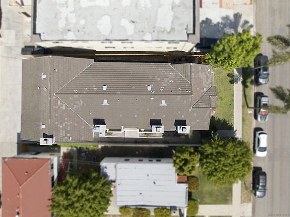 5th image of 4166 Monroe Ave
