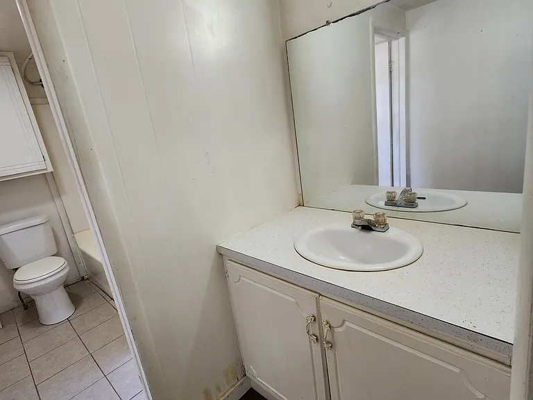 104 S Osage St — Photo 7