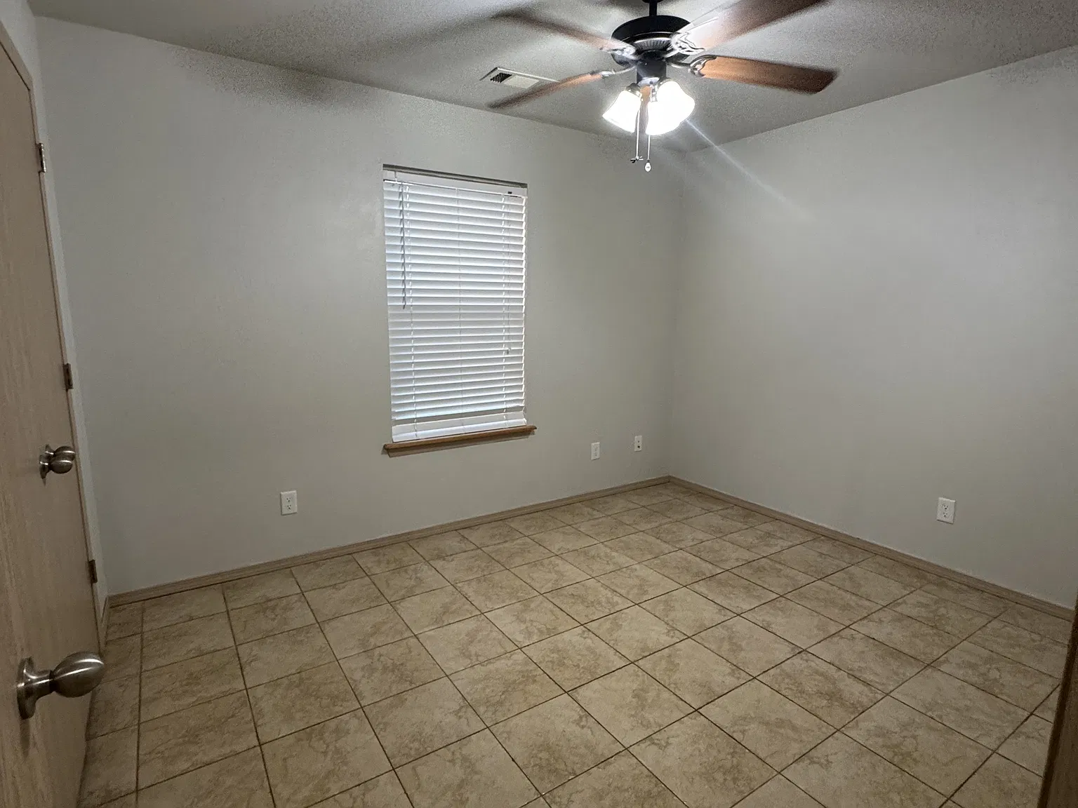 200 Lacey Lane - 200 Lacey Lane - Apt. #B — Photo 3