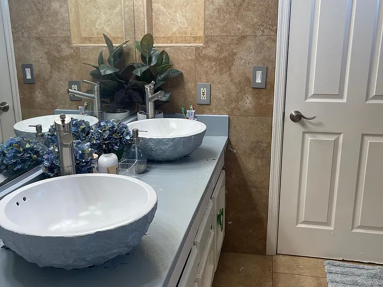 7383 W Utopia Rd — Photo 3