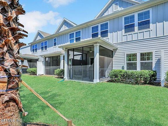 4th image of 12694 Josslyn Ln