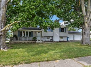 405 Hill St, Dixon, IL 61021