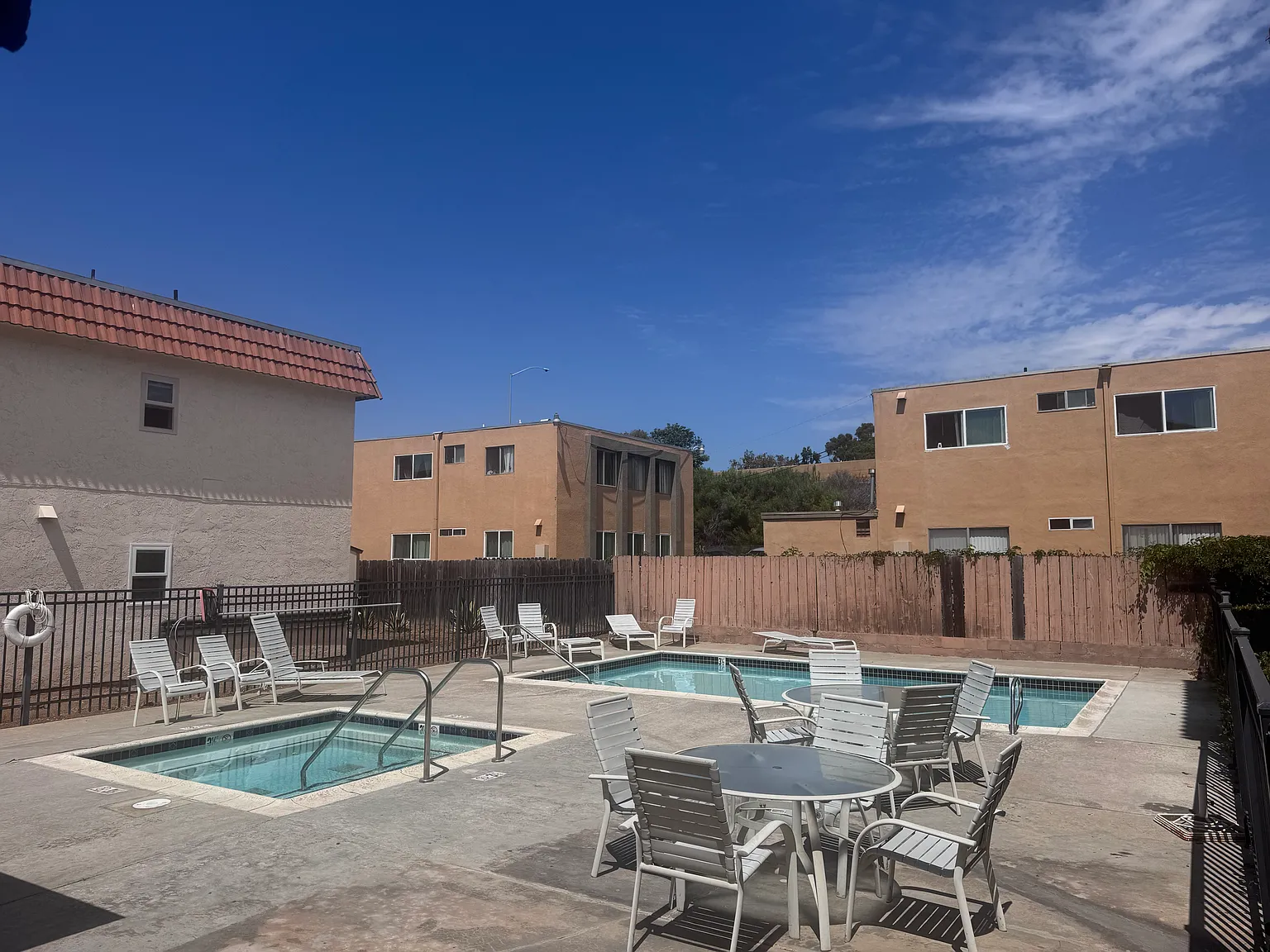 Camino Pointe Apartments — Photo 4