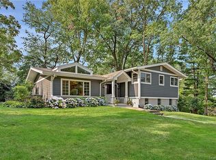 4 Leone Cl, Scarsdale, NY
