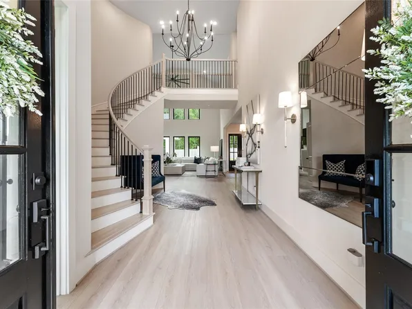 2118 Bennet Ct, Conroe, TX 77384