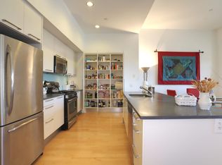 4 Beacon Way APT 112, Jersey City, NJ 07304