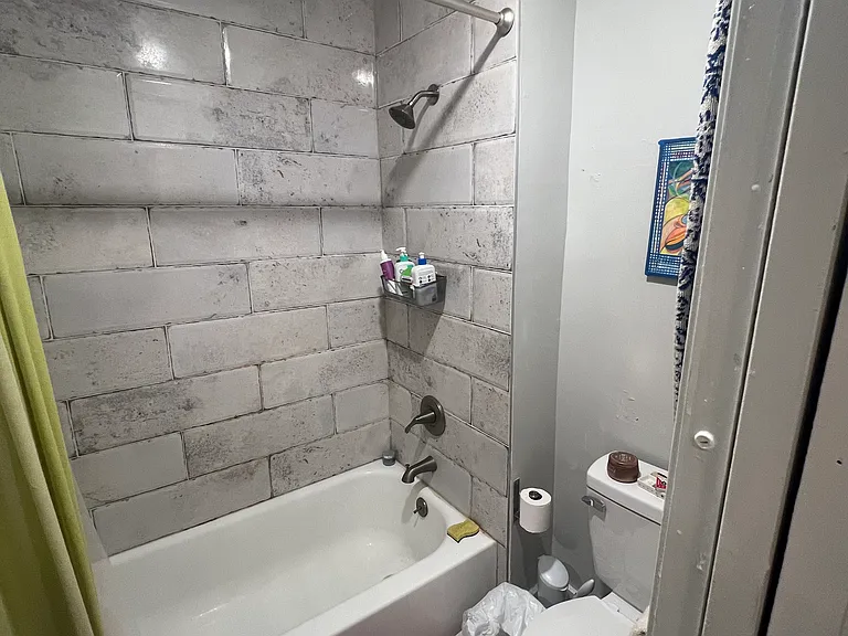 2045 Fitzwater St #1 — Photo 31
