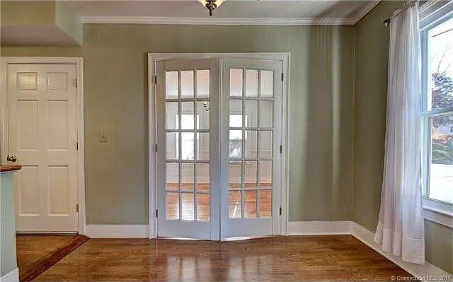 290 W Main St — Photo 28