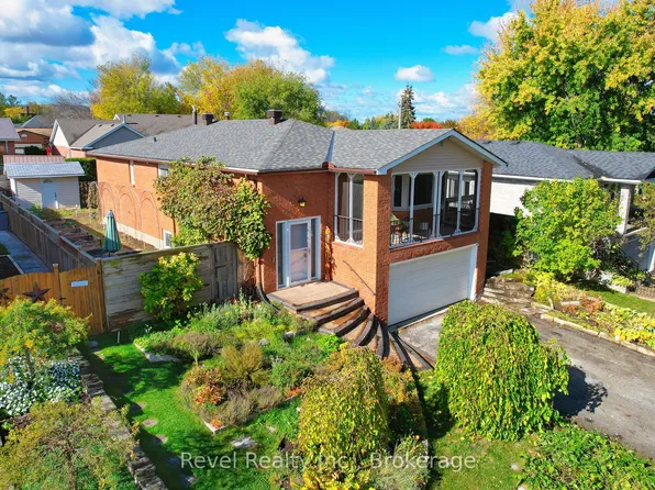 4 Teskey Ct, Collingwood, ON L9Y 4R9