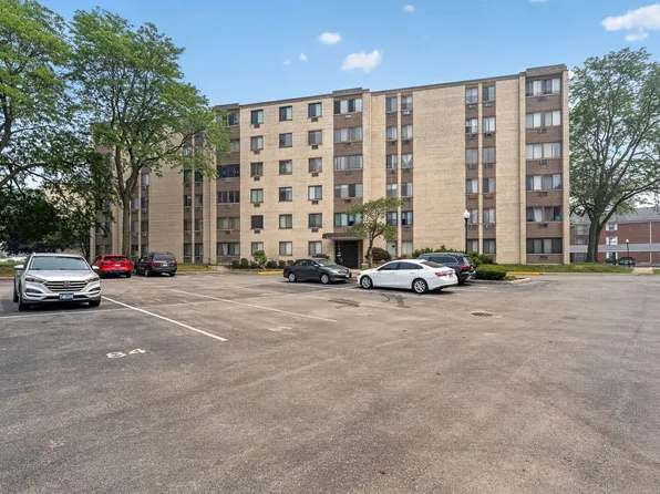9745 S Karlov Ave APT 205, Oak Lawn, IL 60453