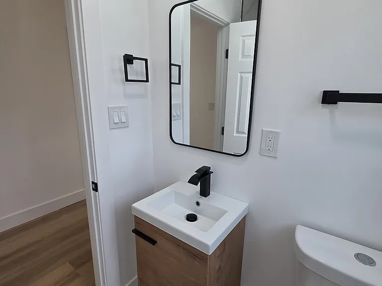 160 Hemlock Ave #2 — Photo 14