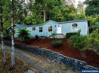 566 Lormax St, Toledo, OR