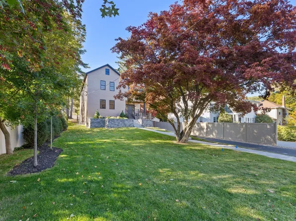6 Sheridan St, Lexington, MA 02420