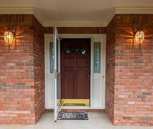 2nd image of 8620 Hillcrest Dr