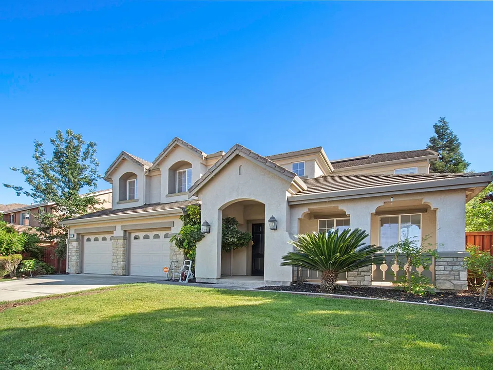 991 Zephyr Ln