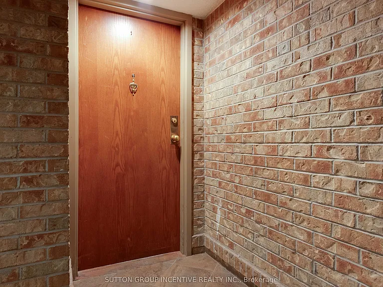 181 Collier St #117 — Photo 4
