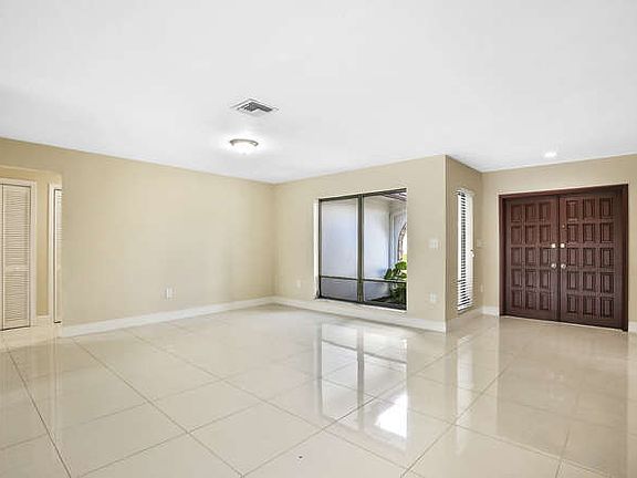 2nd image of 1020 NW 76th Ave