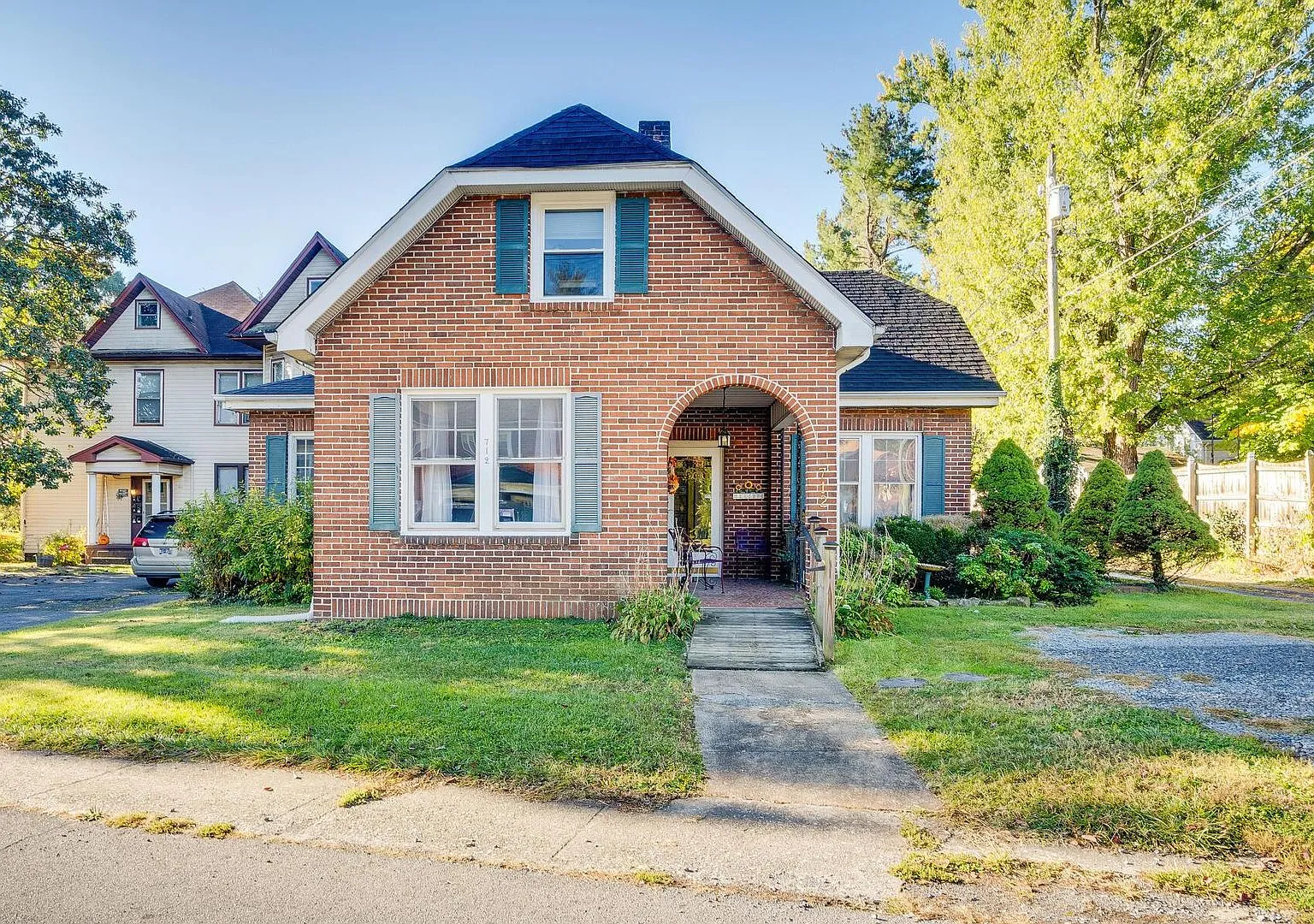 Coming Soon!! Charming 3 bed 2 Bath | Sunroom + Garage + Patio | Summer Special ! — Photo 1