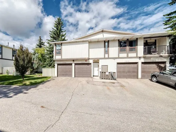 544 E Blackthorn Rd NE #1204, Calgary, AB T2K 5J5