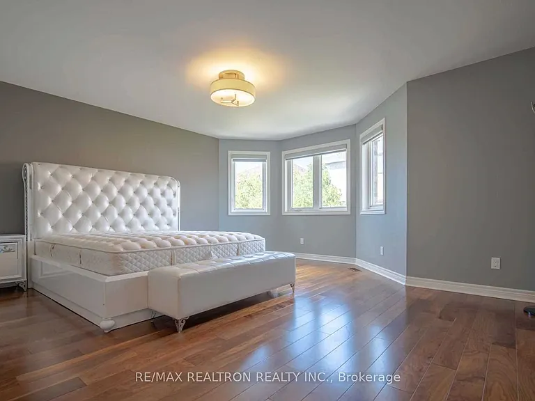 18 Ravine Edge Dr — Photo 17