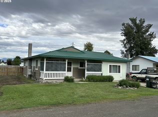 120 Valley St, Halfway, OR 97834