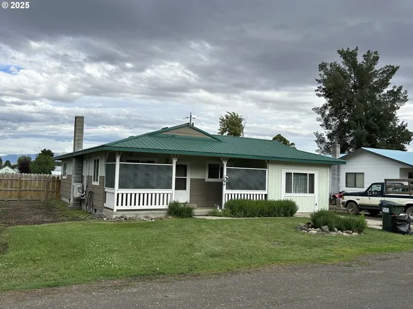 120 Valley St, Halfway, OR 97834