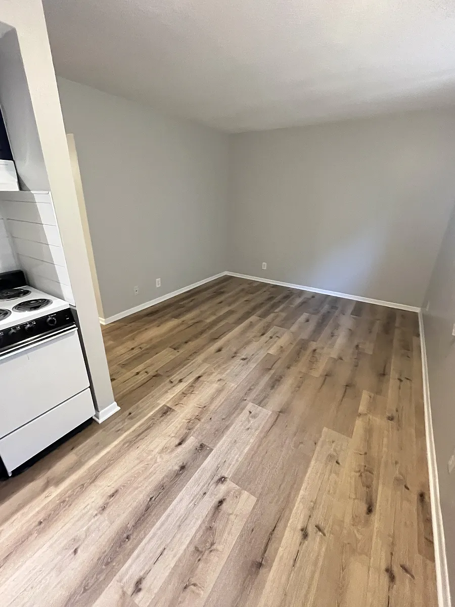 Building Photo - 2400 S Detroit Ave #4
