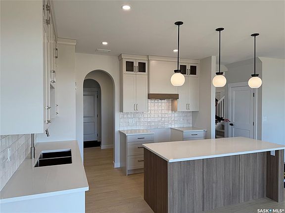 3rd image of 310 Traeger MANOR