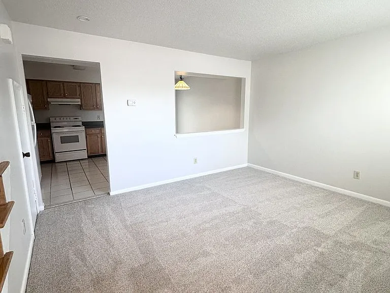 1005 Barnacle Ct — Photo 2