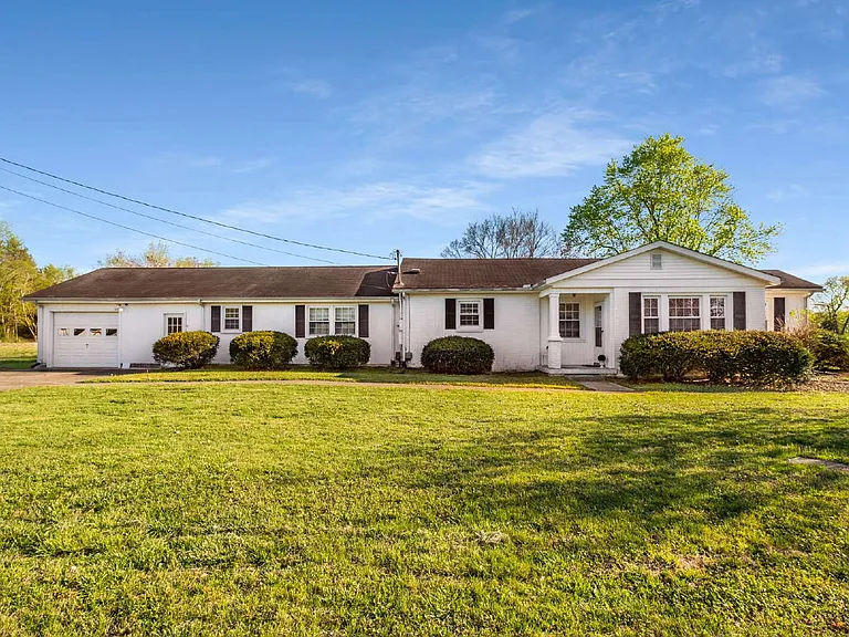 7172 Lascassas Pike — Photo 1