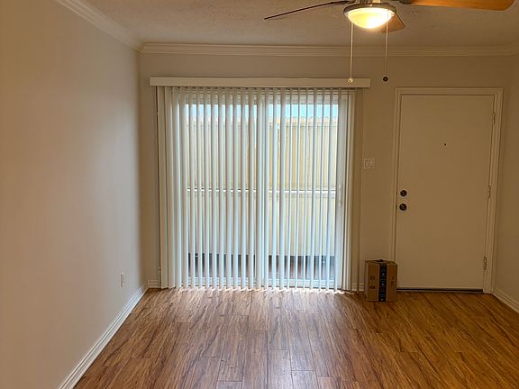 2nd image of 1023 Ocean Park Blvd #2