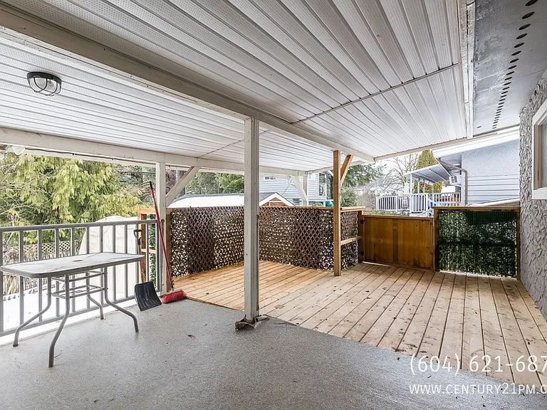 2088 Majestic Cres #UPPER — Photo 25