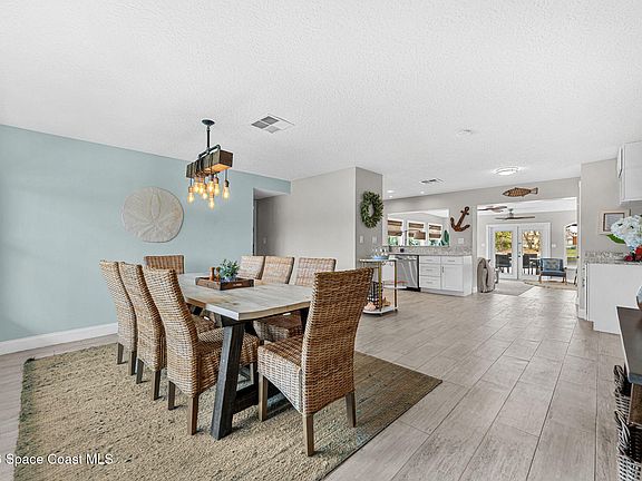 3rd image of 108 Deleon Rd