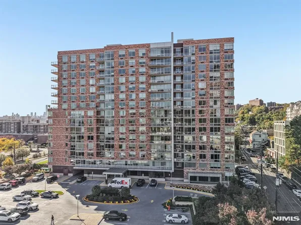 1215 Hudson Park, Edgewater, NJ 07020
