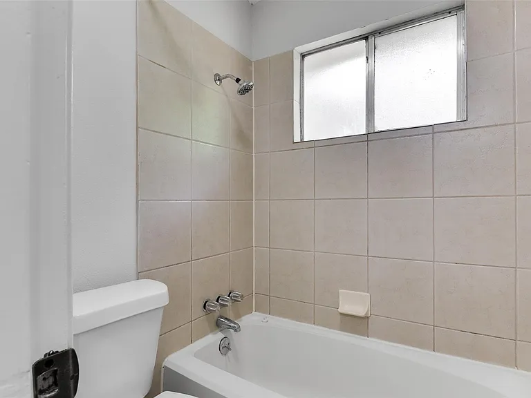 8015 Scotland Yard — Photo 14