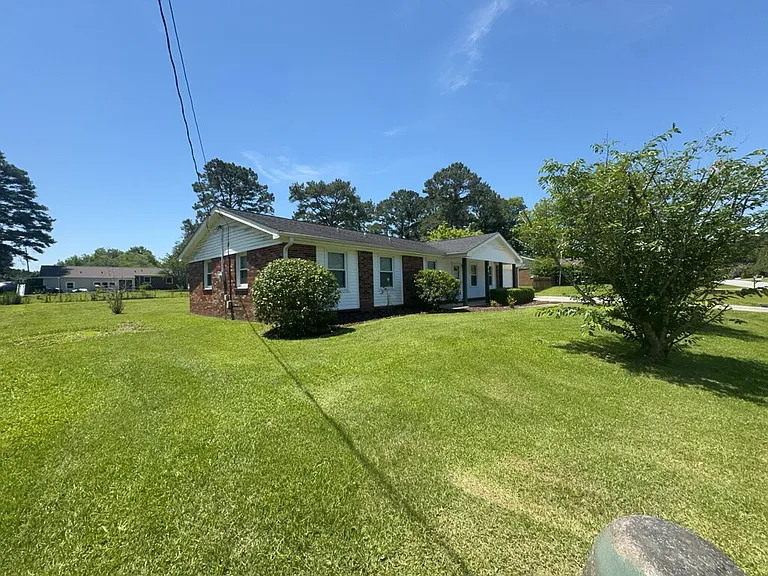 94 Vandergrift Dr — Photo 3