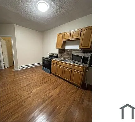 4 bed, 1600 sqft, $1,725 — Photo 3
