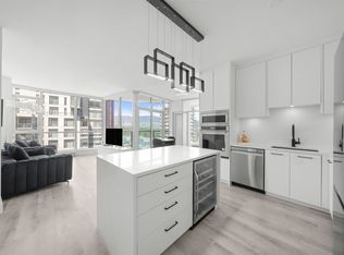 1189 Melville St #2201, Vancouver, BC V6E 4T8