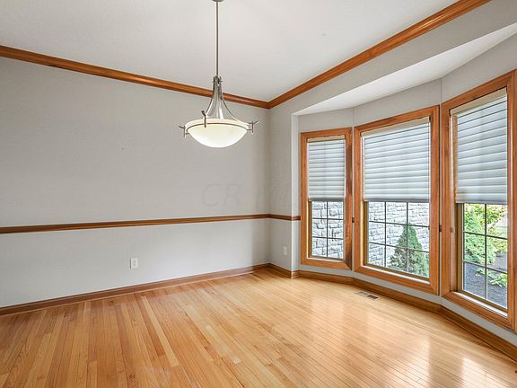 4th image of 7386 Linden Ln